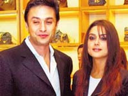 Preity-Ness split wide open