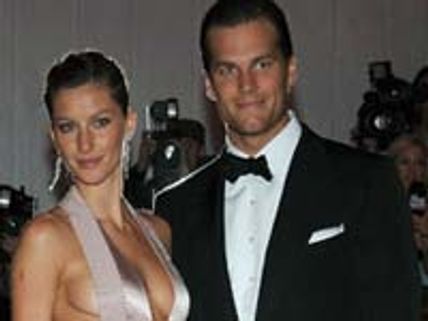Gisele Bundchen expecting first child with Brady