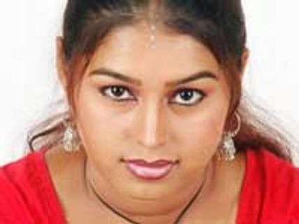 Sona's Bikini parade at Azhagar Malai sets for 6 days! 