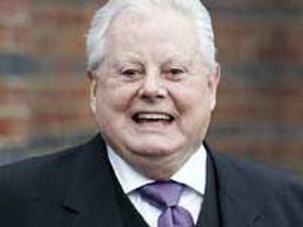 Queen of drag Danny La Rue passes away at 81 