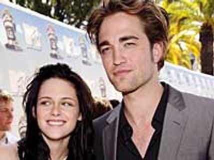 Robert, Kristen get cosy after MTV Awards 