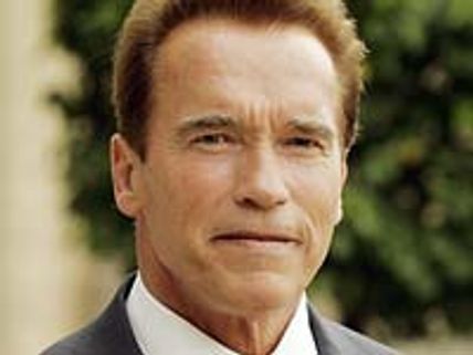 Arnie's sci-fi thriller Total Recall to be remade 