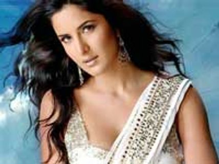 Katrina to auction her clothes, personal belongings