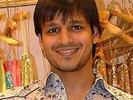 Vivek skips IIFA for friend's wedding