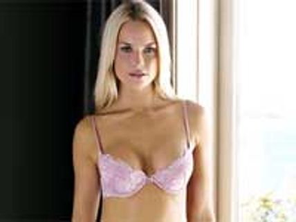 Elle Macpherson makes it tough for BRW mag