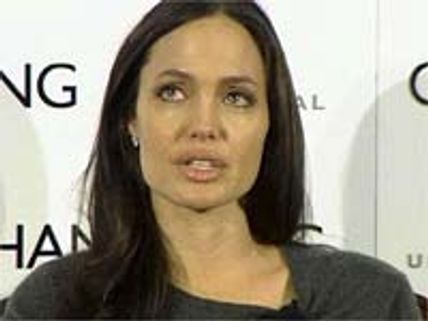 Angelina shed tears over the plight of refugees 