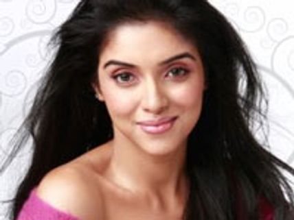 Asin injured while practicing Kalari