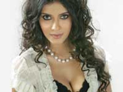 Nandana Sen doing topless photo session?