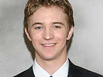 Welch worried about constant media eye on Pattinson 