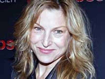 Tatum O'Neal to play Dakota Fanning's mom