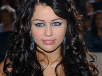 Miley Cyrus denies rekindling romance with Nick Jonas