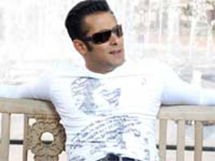 Salman finally says yes to Yash Raj