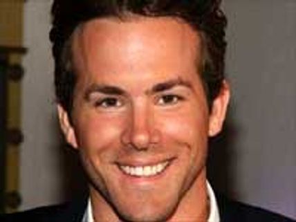 Ryan Reynolds to play superhero the Greek Lantern