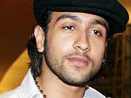 “Bhatt saab can bring emotions out of a rock” - Adhyayan Suman 