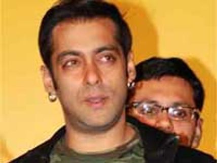 Salman's dad rescues John's movie