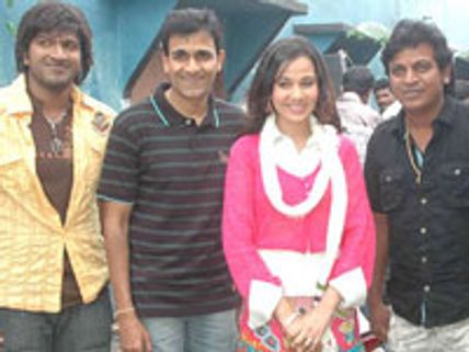 Raaj - The Showman's new promotional trick