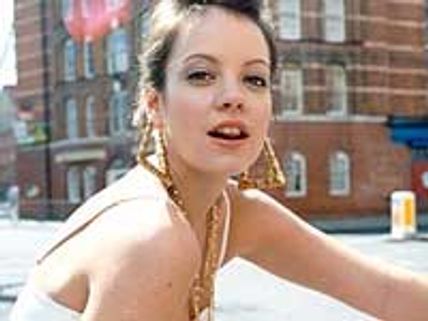 Lily Allen cried on stage