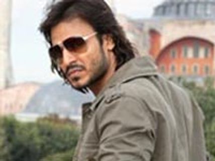Vivek Oberoi gives vision to a boy