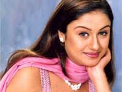 Sonia Agarwal denies suicide attempt!