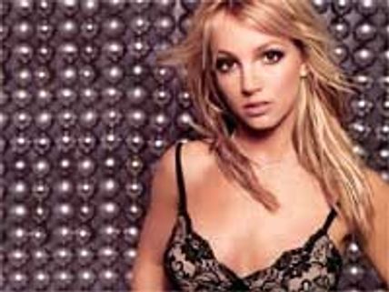 Britney's snooper sentenced to 3yr probation, 240hrs service