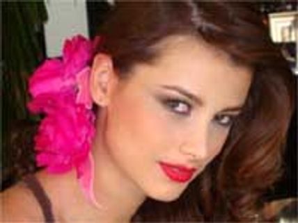 Miss Universe Stefania Fernandez revealed!