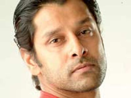 Vikram signs the dotted line for Selvaraghavan