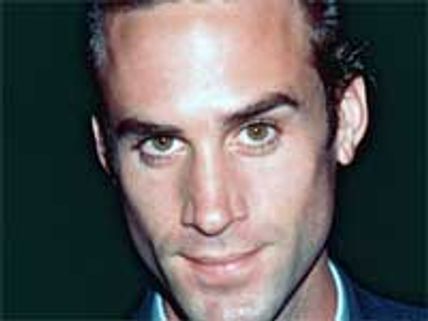 Joseph Fiennes' wife 3 months pregnant