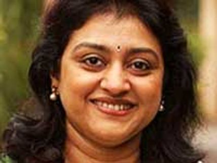 Parvathy steals the show at Kaanakanmani preview