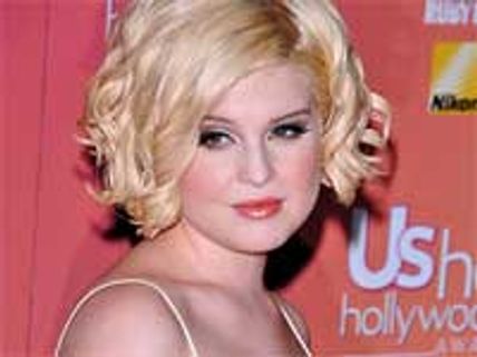 Kelly Osbourne doesn’t want her nipples facing floor 