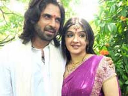 Neelaveni with Arti Agarwal and Mukul Dev