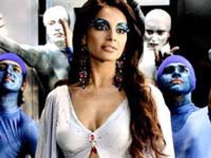 Bipasha Basu's boobs groped at Durga Puja fest