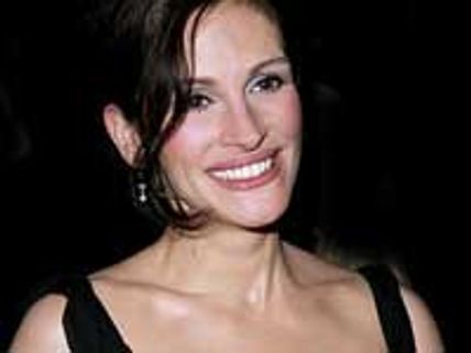 Julia Roberts staying at Saif's ancestral home