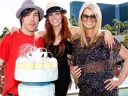 Jessica Simpson flaunts bikini bod in Sin City 