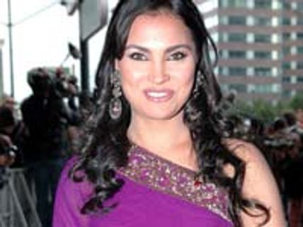 Akshay forced Lara to accept Blue