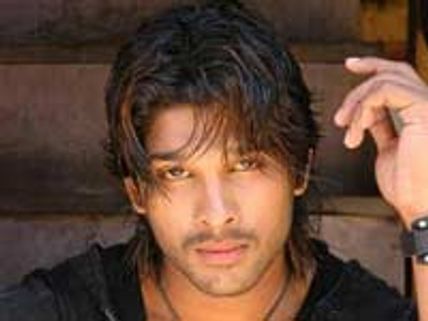 Allu Arjun's get-up for Arya 2 evokes interest