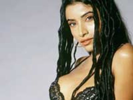 Maushmi Udeshi groped by a stranger again