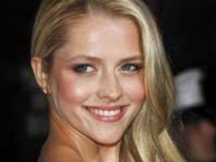 It's splitsville for Teresa Palmer, Topher Grace