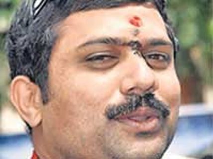 Dinesh Gandhi arrested over cheque bounce case