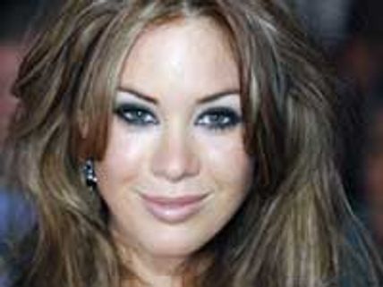 Roxanne McKee turns lesbian on TV's sexiest show