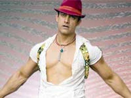 Aamir Khan active on Facebook as Pucca Idiott