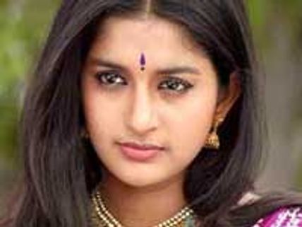 Meera Jasmine is back to Malayalam 