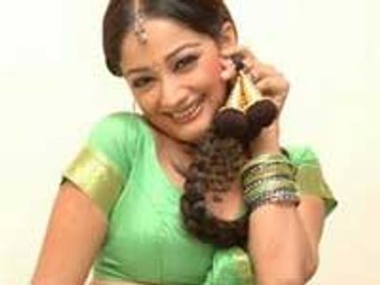 Kiran Rathod unleashes her glamour in High School