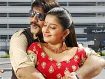 A Aa E Ee (Athadu, Aame, Inthalo Eeme) - Review