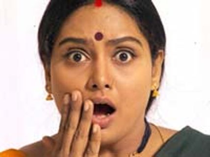 Shruthi kicks Chandrachood out of her house?