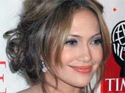 JLo injures her bum slipping onstage