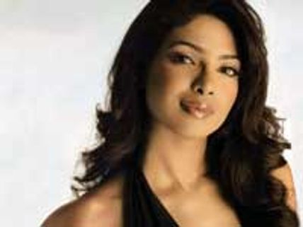 Priyanka Chopra injures her foot