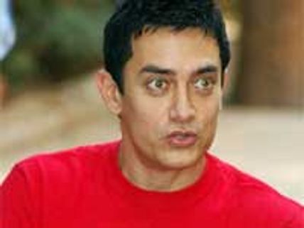 Aamir makes doodles for 3 Idiots