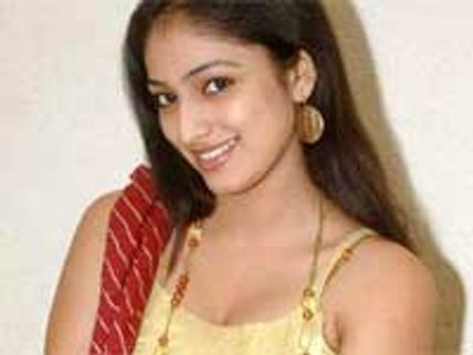 Haripriya dumped by director Yogaraj Bhat