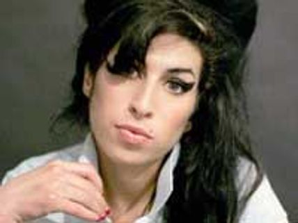 After drugs, Amy Winehouse addicted to undies!