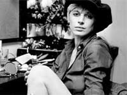 Marianne Faithfull to apologise to Kate Moss